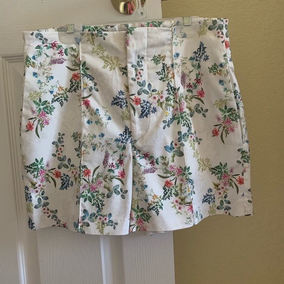 Zara Pants - Floral high waisted Zara shorts size M